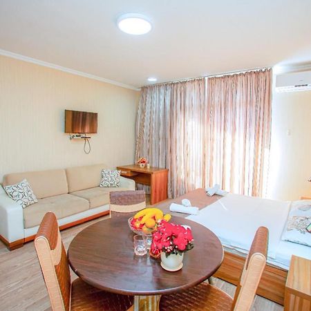 Tower Apartments Batumi Bagian luar foto