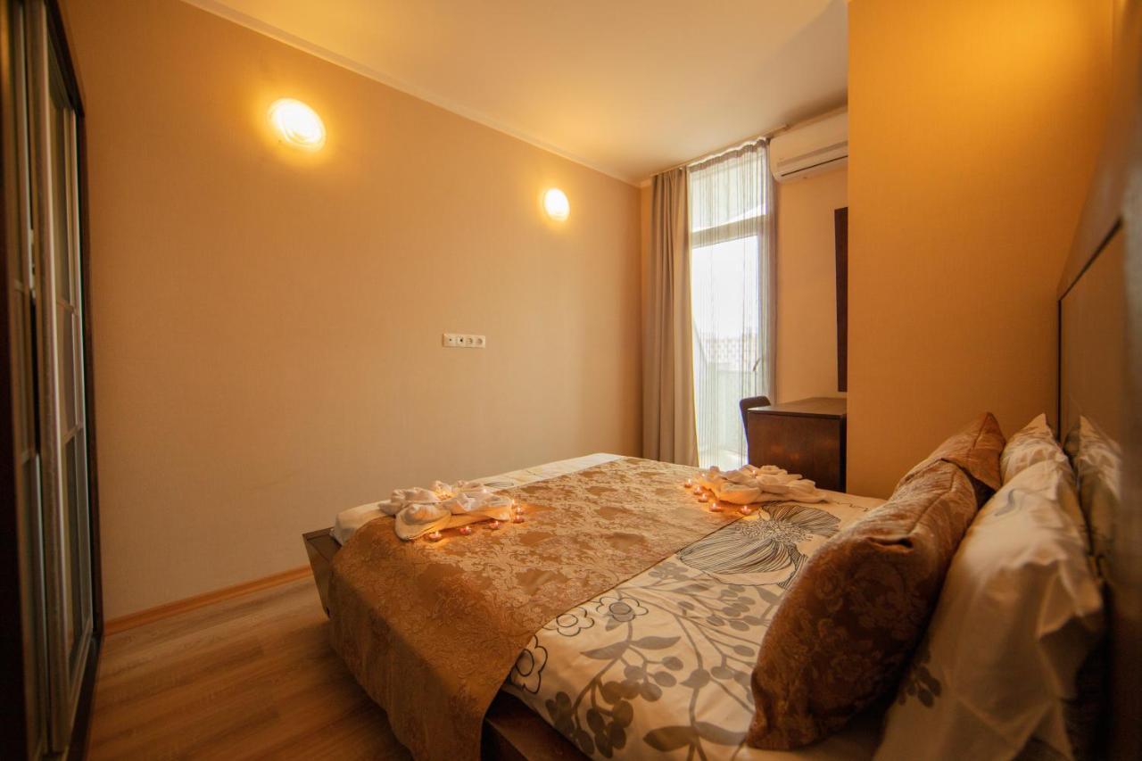 Tower Apartments Batumi Bagian luar foto