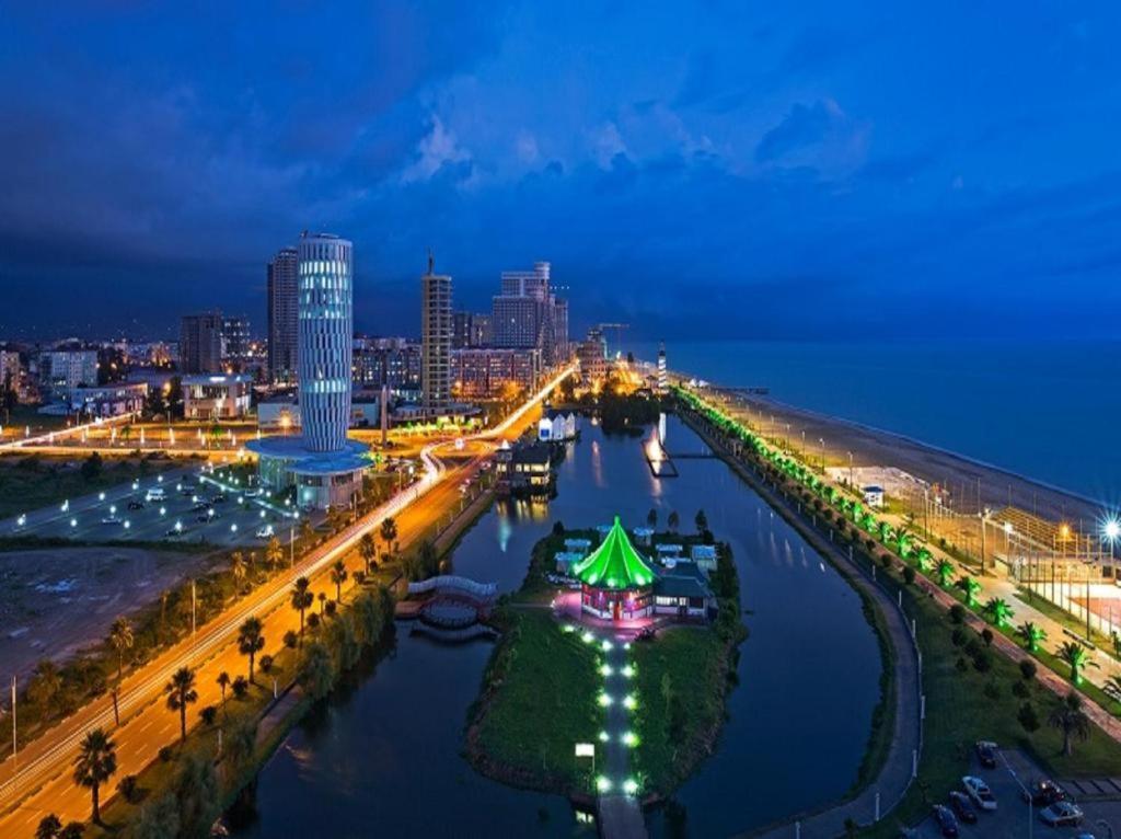 Tower Apartments Batumi Bagian luar foto