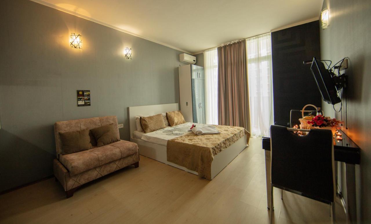 Tower Apartments Batumi Bagian luar foto