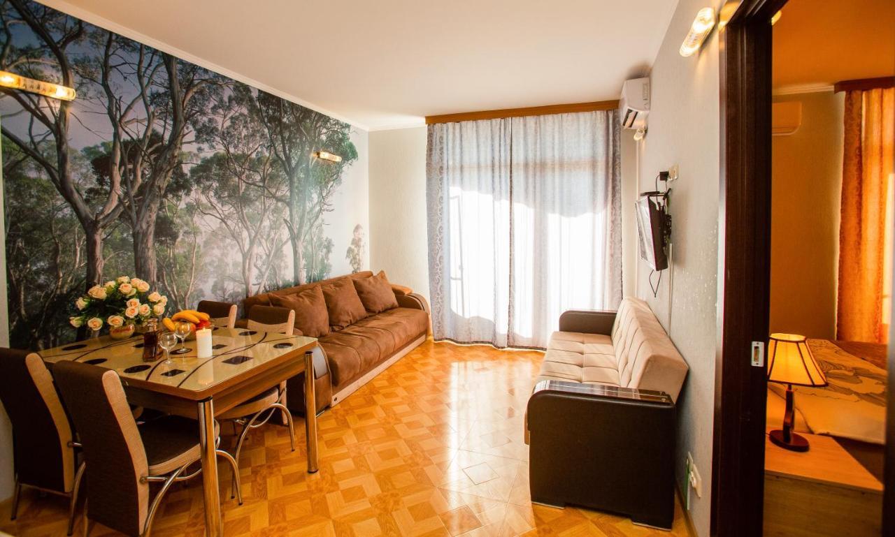 Tower Apartments Batumi Bagian luar foto