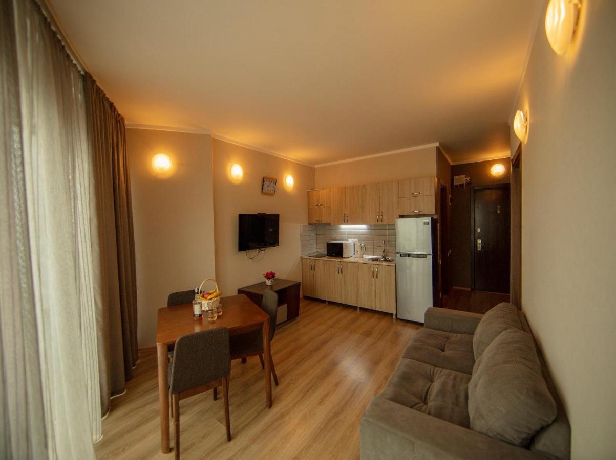 Tower Apartments Batumi Bagian luar foto