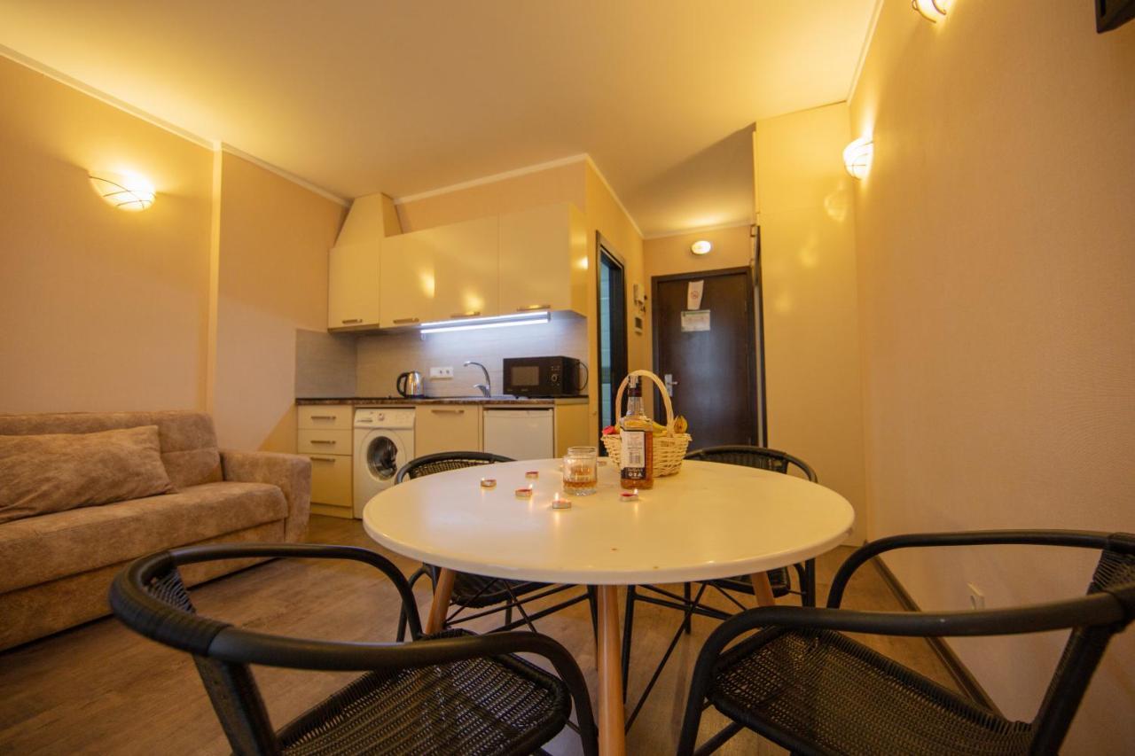 Tower Apartments Batumi Bagian luar foto