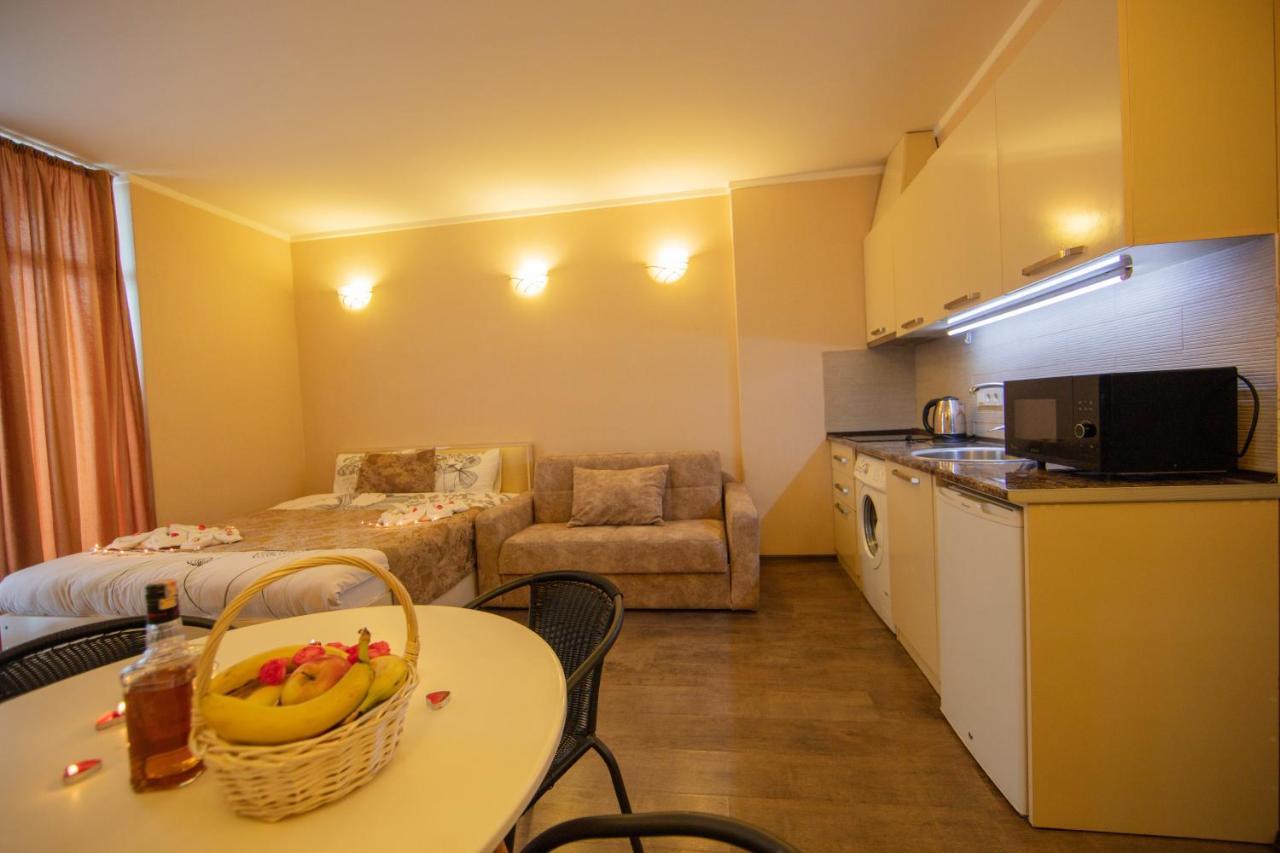 Tower Apartments Batumi Bagian luar foto