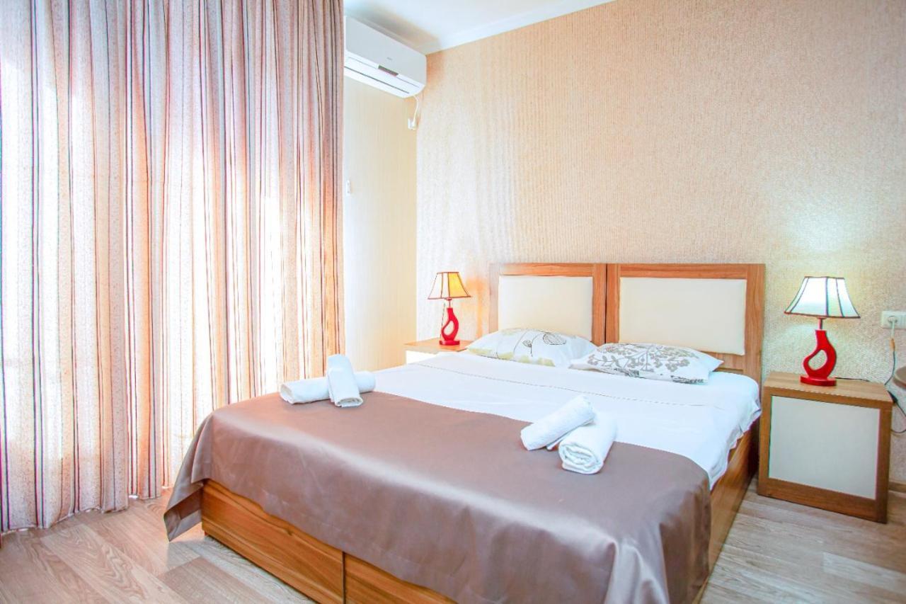 Tower Apartments Batumi Bagian luar foto