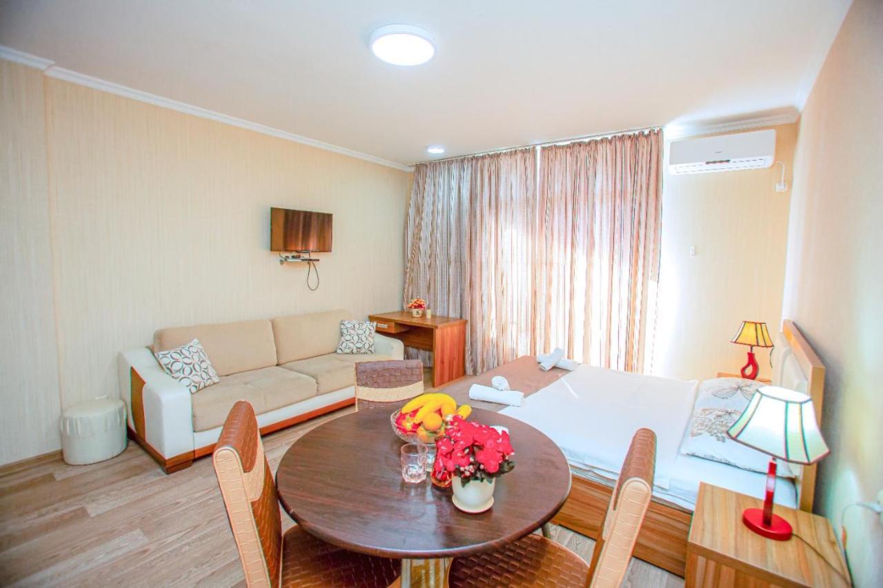 Tower Apartments Batumi Bagian luar foto
