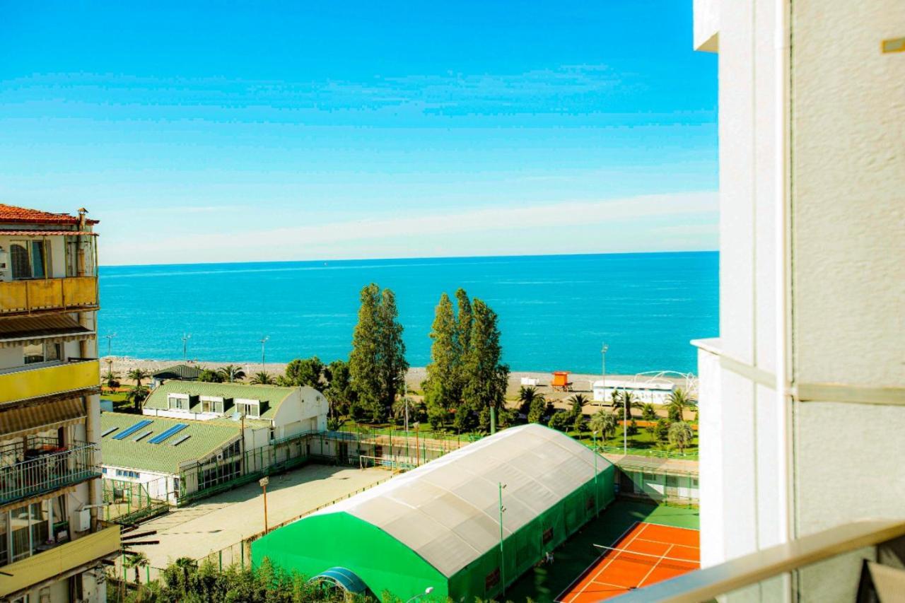 Tower Apartments Batumi Bagian luar foto